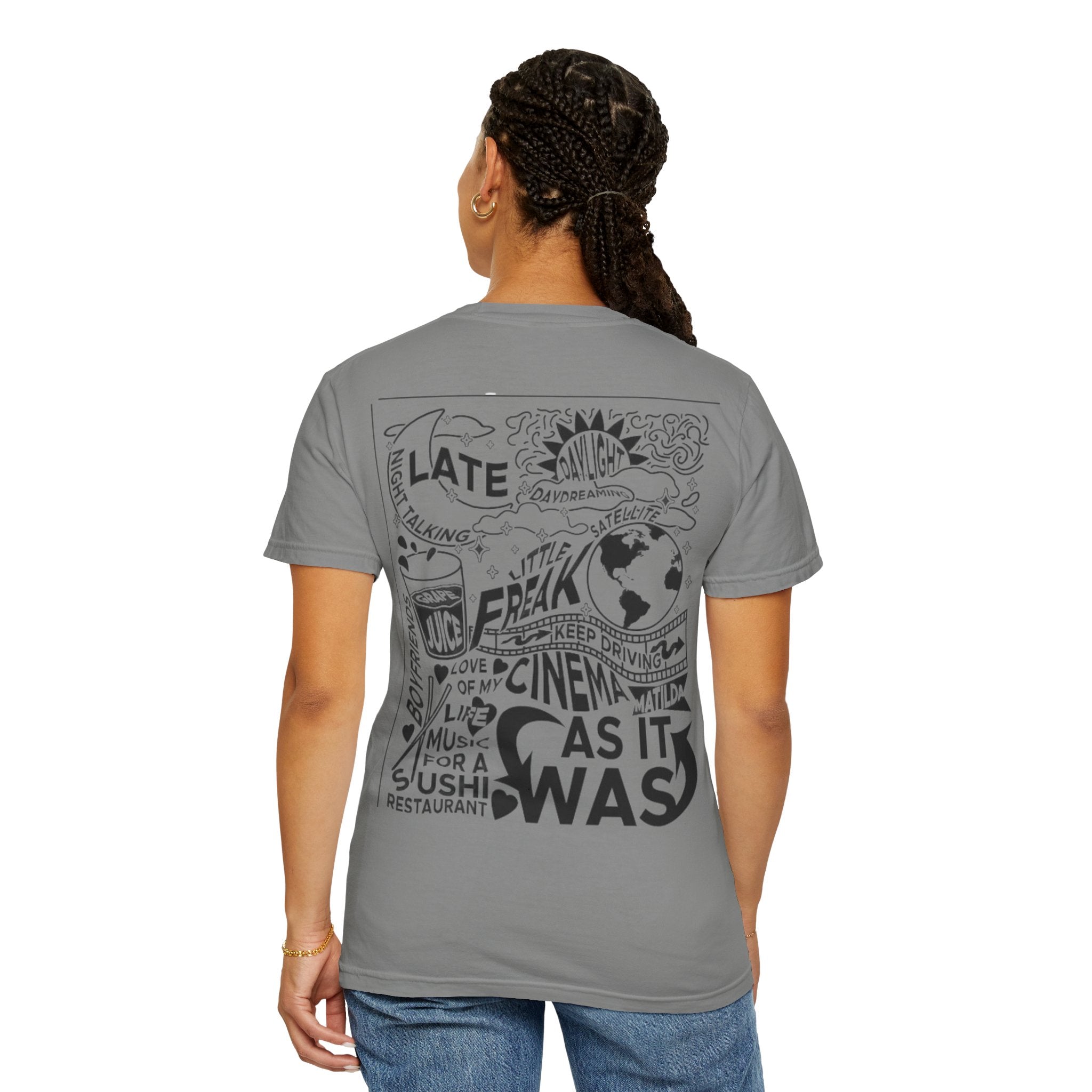 Trendy Oversized Graphic Tee - Perfect for Casual Outings, Gifts for Friends, Chill Days at Home, Fashionable Streetwear, Art [...]